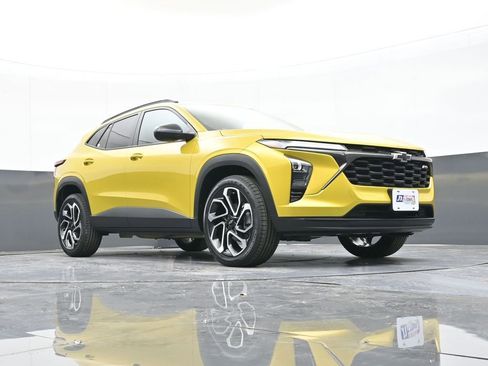 Used 2024 Chevrolet Trax RS w/ Driver Confidence Package image 44