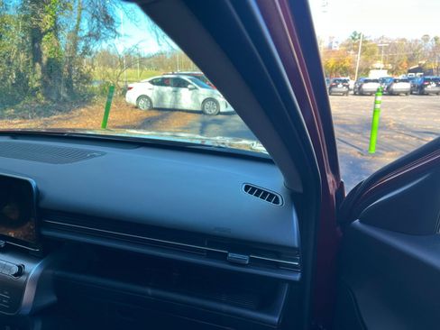 Used 2025 Hyundai Kona SEL image 35