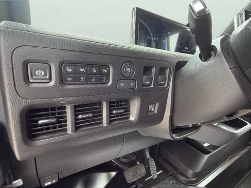Used 2024 Chevrolet Brightdrop 600 w/ Battery Pack, Max Range AWD/4WD image 19