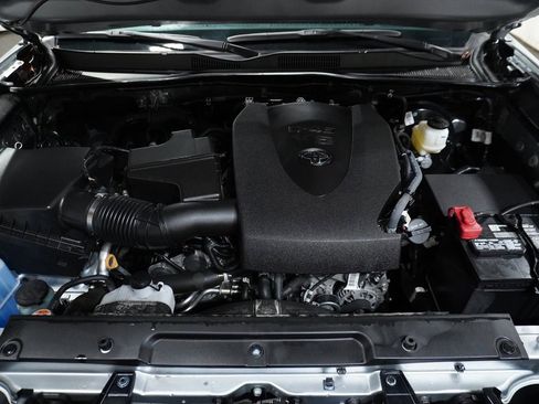 Certified 2023 Toyota Tacoma 4x4 Double Cab image 9