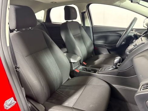 Used 2016 Ford Focus SE FWD image 14