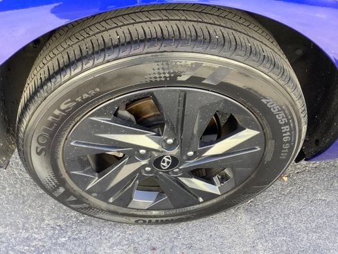 Used 2023 Hyundai Elantra SEL w/ Cargo Package image 22