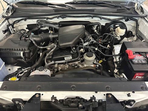 Used 2012 Toyota Tacoma 2WD Access Cab w/ Convenience Pkg image 8