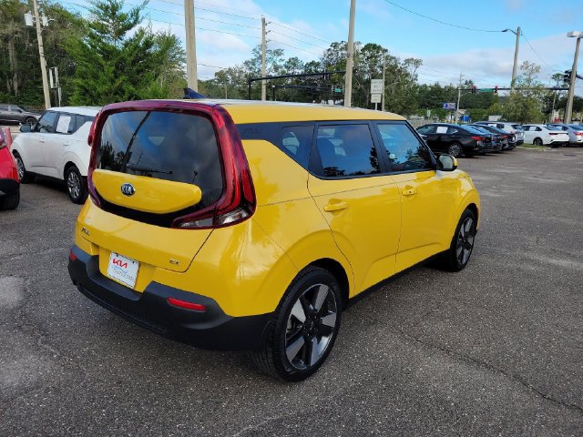 Used 2020 Kia Soul EX w/ Option Group 015 FWD image 2