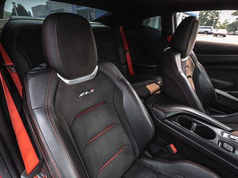 Used 2018 Chevrolet Camaro ZL1 RWD image 27