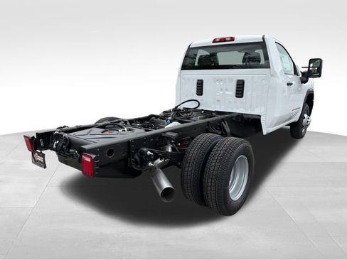 New 2026 GMC Sierra 3500 Pro image 7