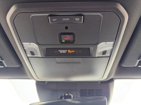 Used 2025 Toyota Tacoma TRD Off-Road image 21