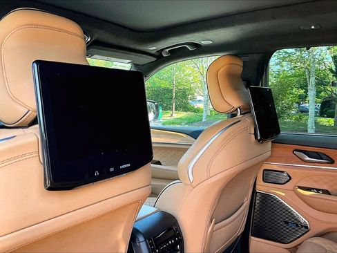 Used 2023 Jeep Grand Cherokee L Summit AWD/4WD image 30