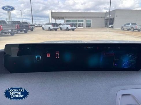 New 2025 Ford Expedition Active image 15