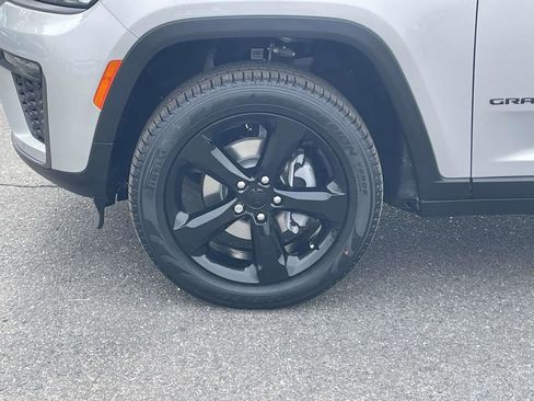 New 2026 Jeep Grand Cherokee Limited w/ Limited Altitude Package AWD/4WD image 9