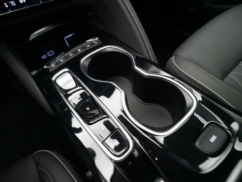 Used 2023 Buick Envision Avenir image 17