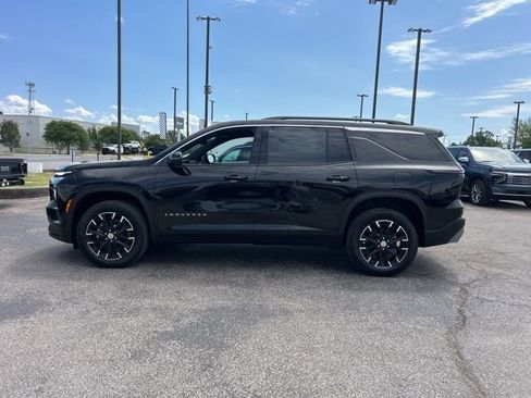 New 2026 Chevrolet Traverse LT w/ Sun and Wheel Package FWD image 6