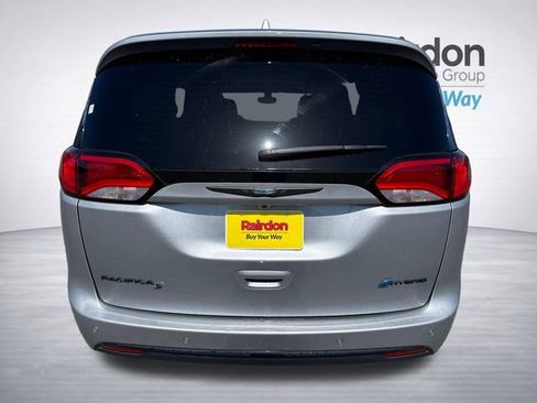 Used 2019 Chrysler Pacifica Touring-L w/ S Appearance Package FWD image 6