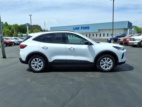 Used 2025 Ford Escape Active w/ Cold Weather Package AWD/4WD image 7