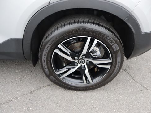 Used 2025 Volvo XC40 B5 Core AWD/4WD image 39