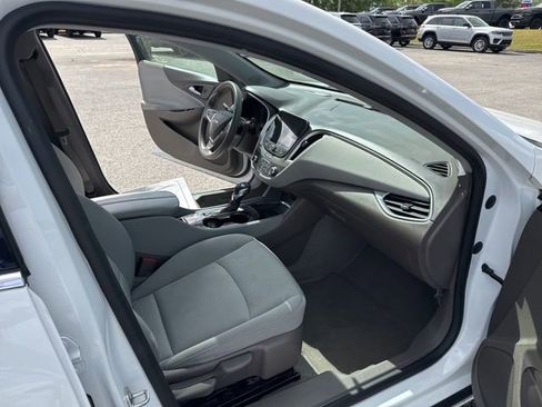 Used 2024 Chevrolet Malibu LT image 14