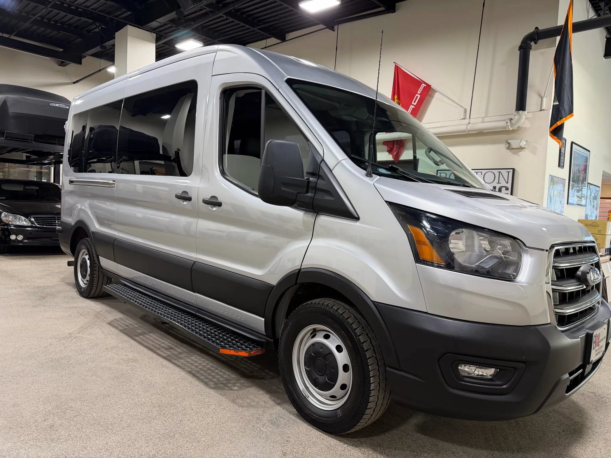 Used 2020 Ford Transit 250 Medium Roof RWD image 15