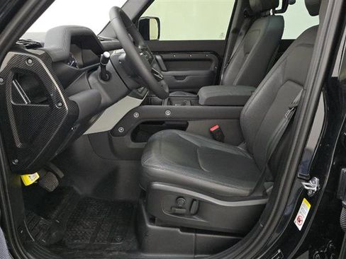 Used 2023 Land Rover Defender 110 S image 7