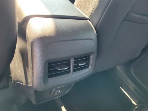 Used 2021 Chevrolet Equinox LS image 8