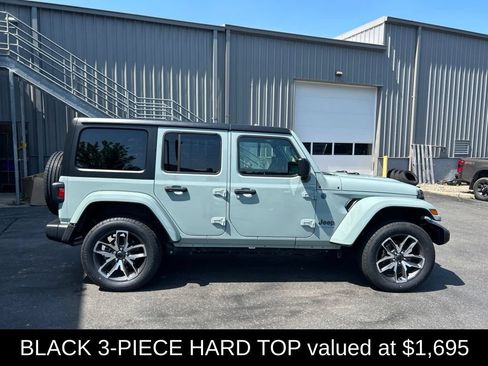 Used 2024 Jeep Wrangler Unlimited w/ Convenience Group AWD/4WD image 2