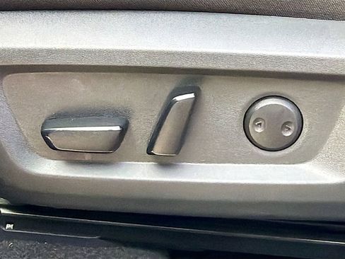 Used 2023 Nissan Rogue SV image 27