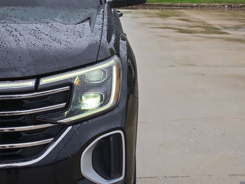 Used 2024 Volkswagen Atlas SE FWD image 10