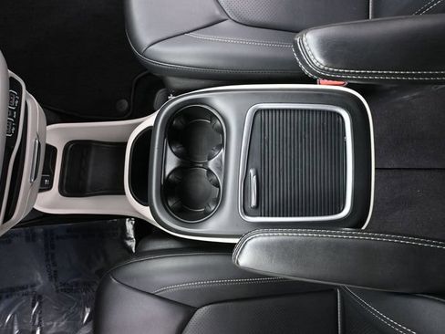 Used 2024 Chrysler Pacifica Touring-L FWD image 33