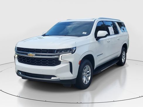 Used 2022 Chevrolet Suburban LS image 4