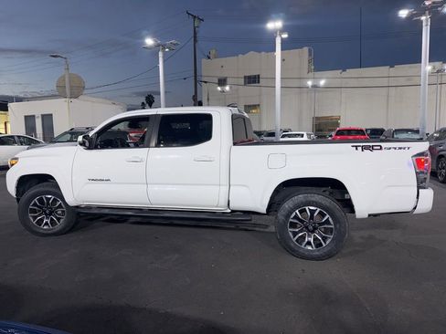 Used 2021 Toyota Tacoma TRD Sport w/ Technology Package image 12