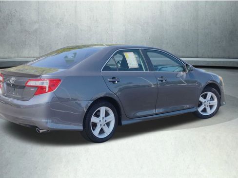 Used 2013 Toyota Camry SE FWD image 13