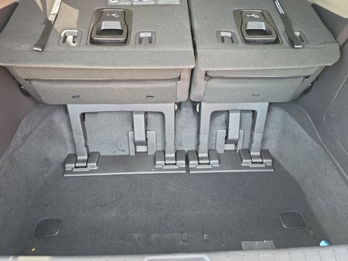 Certified 2026 Kia Carnival EX image 10