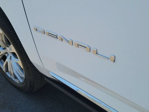 Used 2022 GMC Yukon Denali AWD/4WD image 33