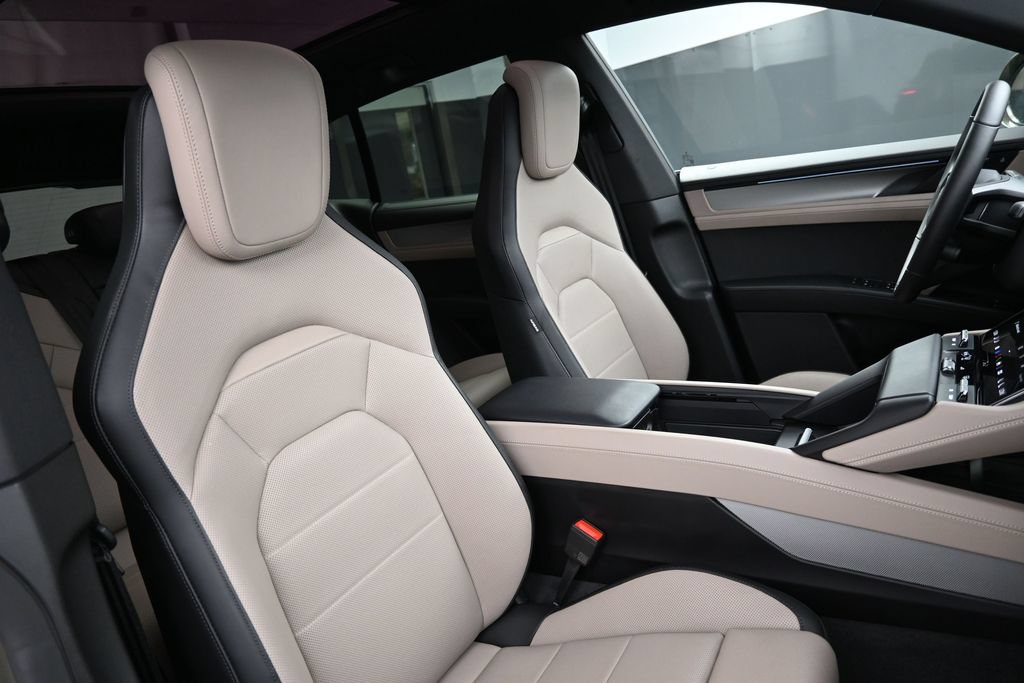 Certified 2026 Porsche Cayenne Electric AWD/4WD image 29