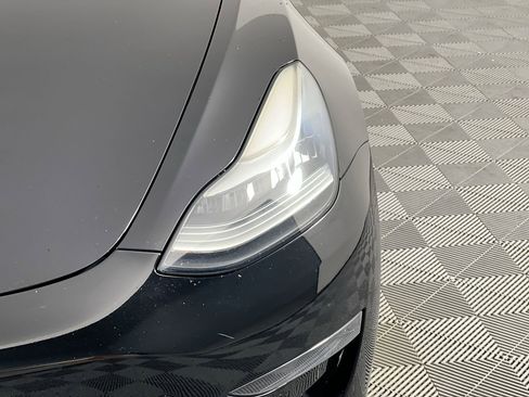 Used 2018 Tesla Model 3 Long Range image 9