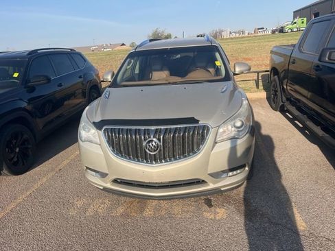 Used 2015 Buick Enclave Leather w/ Trailering Package image 2