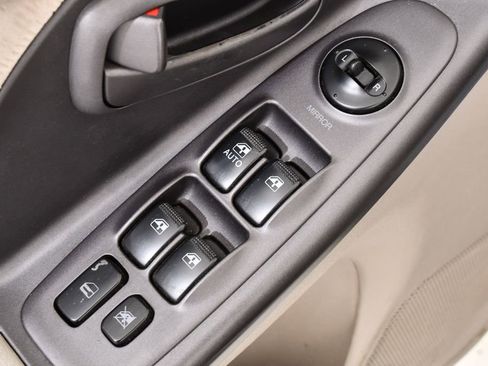 Used 2004 Hyundai Elantra GLS image 26