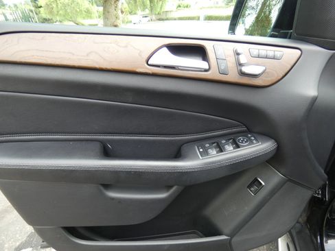 Used 2016 Mercedes-Benz GLE 350 w/ Premium Package image 59