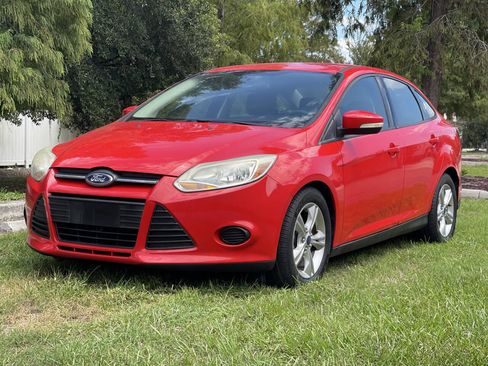 Used 2014 Ford Focus SE FWD image 10