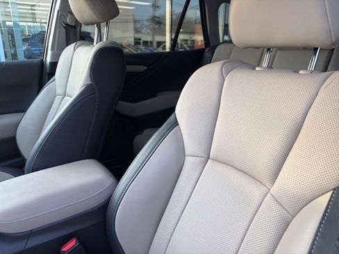 Used 2025 Subaru Outback Limited image 11