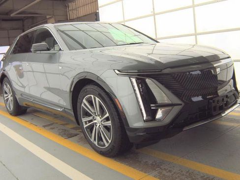 Used 2024 Cadillac Lyriq Luxury image 10