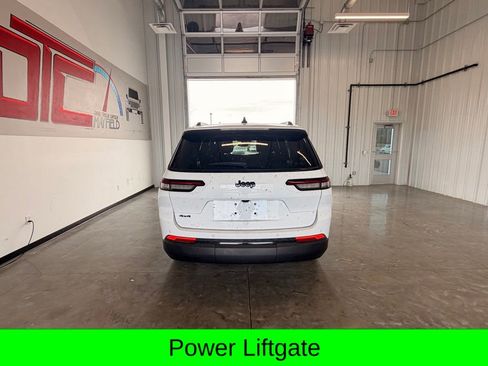 Used 2024 Jeep Grand Cherokee L Altitude AWD/4WD image 7