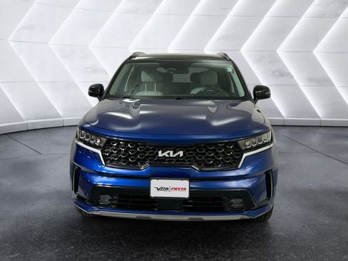 Used 2023 Kia Sorento EX w/ Panoramic Sunroof Package FWD image 2