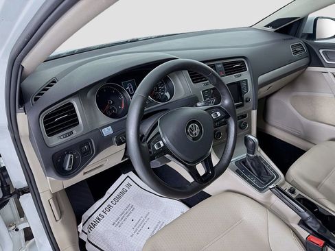 Used 2015 Volkswagen Golf TDI SE image 9