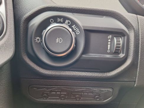 Used 2024 Jeep Wrangler Unlimited Sport AWD/4WD image 12