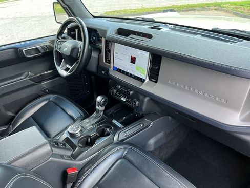 Used 2025 Ford Bronco Outer Banks AWD/4WD image 38