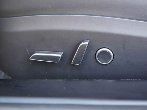 Used 2023 Tesla Model S AWD/4WD image 19