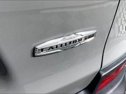 Used 2021 Jeep Cherokee Latitude Plus FWD image 23