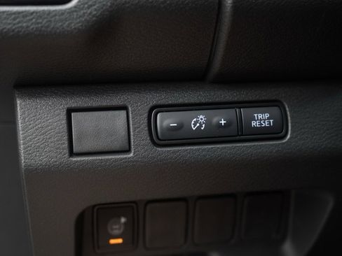 New 2026 Nissan Frontier SV image 9