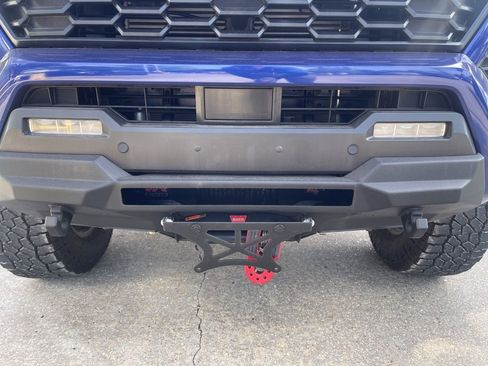 Used 2024 Toyota Tacoma TRD Off-Road w/ TRD Off Road Upgrade Package image 17