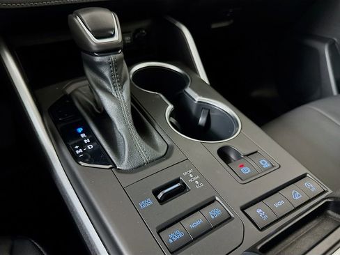 Used 2021 Toyota Highlander XLE image 16